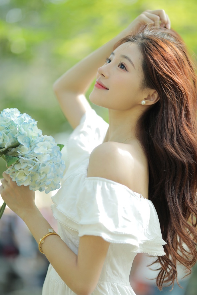 路边十多分钟的随拍摄影：@是王嫩嫩