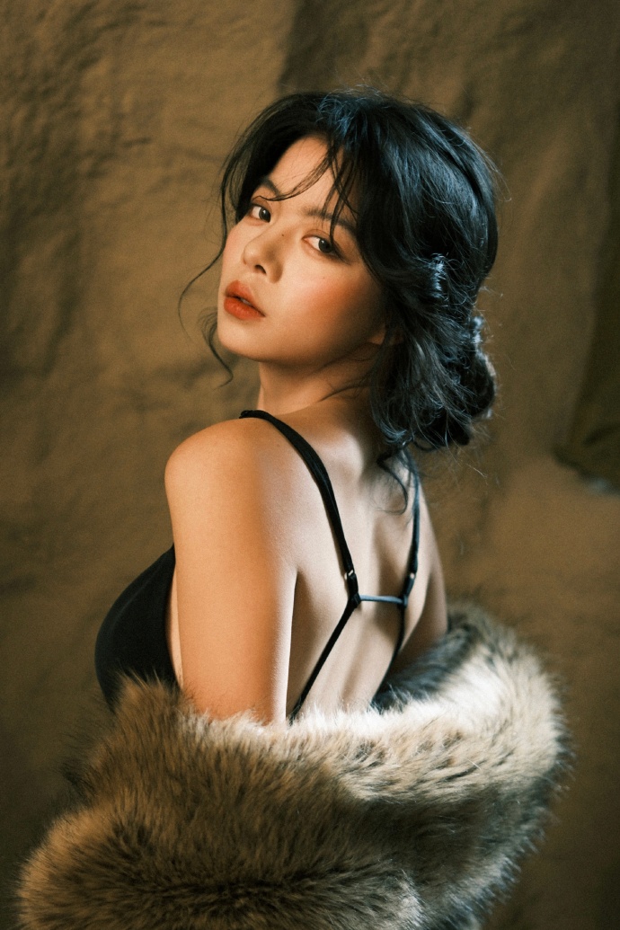 房间里的慵懒女人线下带拍课出图#青沐面授课##私房照##私房摄影线下课##摄影面授##成都摄影线下课##大理摄影面授班##摄影##成都线下带拍#