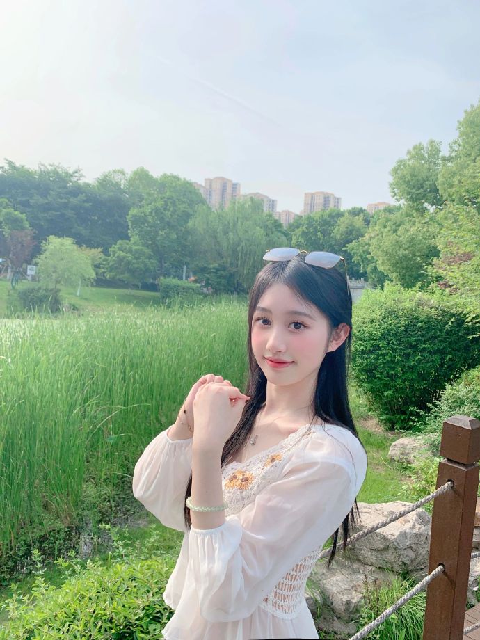 宁波 娜娜  艺术学院校花