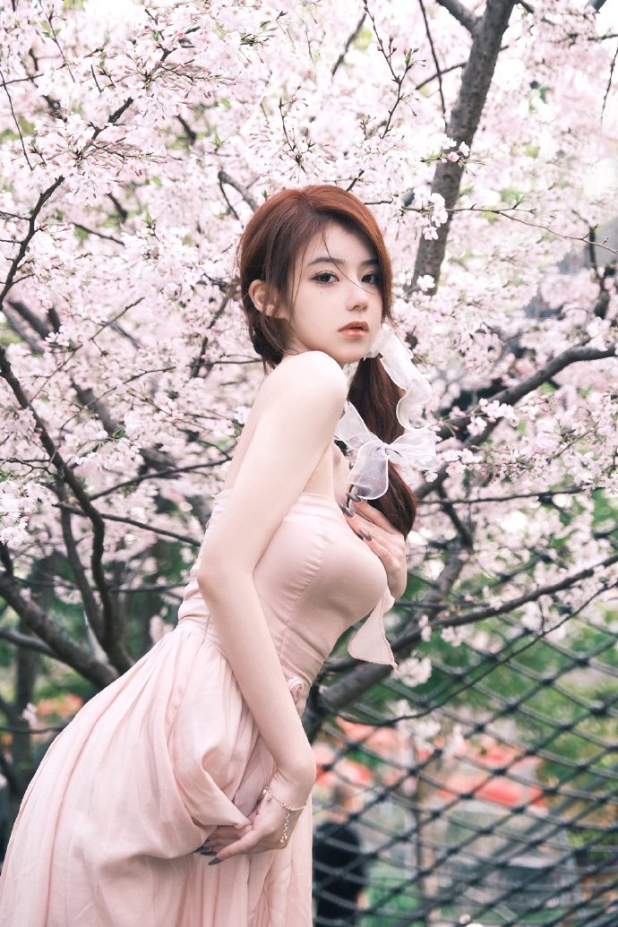 樱花不及你半分杭州写真